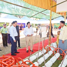 ပြည်ထောင်စုသမ္မတမြန်မာနိုင်ငံတော် ယာယီသမ္မတ နိုင်ငံတော်လုံခြုံရေးနှင့် အေးချမ်းသာယာရေးကော်မရှင်ဥက္ကဋ္ဌ ဗိုလ်ချုပ်မှူးကြီးမင်းအောင်လှိုင် ပြည်ခရိုင်အတွင်းရှိ ဌာနဆိုင်ရာတာဝန်ရှိသူများ၊ မြို့မိမြို့ဖများ၊ အသေးစား၊ အငယ်စားနှင့် အလတ်စား (MSME) စီးပွားရေးလုပ်ငန်းရှင်များနှင့်တွေ့ဆုံ၍ ဒေသဖွံ့ဖြိုးတိုးတက်ရေးဆိုင်ရာများ ဆွေးနွေးပြောကြား