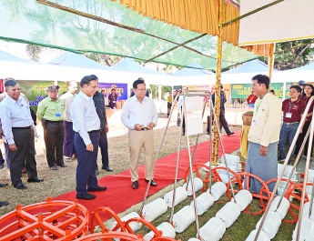 ပြည်ထောင်စုသမ္မတမြန်မာနိုင်ငံတော် ယာယီသမ္မတ နိုင်ငံတော်လုံခြုံရေးနှင့် အေးချမ်းသာယာရေးကော်မရှင်ဥက္ကဋ္ဌ ဗိုလ်ချုပ်မှူးကြီးမင်းအောင်လှိုင် ပြည်ခရိုင်အတွင်းရှိ ဌာနဆိုင်ရာတာဝန်ရှိသူများ၊ မြို့မိမြို့ဖများ၊ အသေးစား၊ အငယ်စားနှင့် အလတ်စား (MSME) စီးပွားရေးလုပ်ငန်းရှင်များနှင့်တွေ့ဆုံ၍ ဒေသဖွံ့ဖြိုးတိုးတက်ရေးဆိုင်ရာများ ဆွေးနွေးပြောကြား