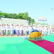 ပြည်ထောင်စုသမ္မတမြန်မာနိုင်ငံတော်ယာယီသမ္မတနိုင်ငံတော်လုံခြုံရေးနှင့်အေးချမ်းသာယာရေးကော်မရှင်ဥက္ကဋ္ဌဗိုလ်ချုပ်မှူးကြီးမင်းအောင်လှိုင် မြန်မာ နိုင်ငံတော်ဗဟိုဘဏ် (မန္တလေးဘဏ်ခွဲ)ရုံး အဆောက်အဦသစ်ဖွင့်ပွဲသို့ တက်ရောက်ချီးမြှင့် 