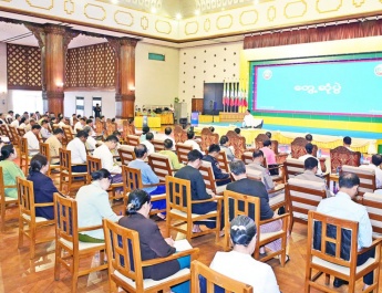 ပြည်ထောင်စုသမ္မတမြန်မာနိုင်ငံတော် ယာယီသမ္မတ နိုင်ငံတော်လုံခြုံရေးနှင့်အေးချမ်းသာယာရေး ကော်မရှင်ဥက္ကဋ္ဌရန်ကုန်တိုင်းဒေသကြီးအစိုးရအဖွဲ့ဝင်များနှင့်တိုင်းဒေသကြီးနှင့်ခရိုင်အဆင့် ဌာနဆိုင် ရာ တာဝန်ရှိသူများအားတွေ့ဆုံ၍ ဒေသဖွံ့ဖြိုးတိုးတက်ရေးဆိုင်ရာများ ဆွေးနွေးပြောကြား