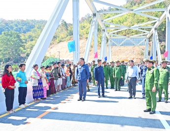 ပြည်ထောင်စုသမ္မတမြန်မာနိုင်ငံတော် ယာယီသမ္မတ နိုင်ငံတော်လုံခြုံရေးနှင့်အေးချမ်းသာယာရေးကော်မရှင်ဥက္ကဋ္ဌ ဗိုလ်ချုပ်မှူးကြီးမင်းအောင်လှိုင် သံလွင်တံတား(တာဆန်း)ဖွင့်ပွဲသို့ တက်ရောက်ချီးမြှင့်   