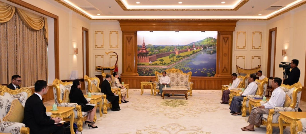 ပြည်ထောင်စုသမ္မတမြန်မာနိုင်ငံတော် ယာယီသမ္မတ နိုင်ငံတော်လုံခြုံရေးနှင့်အေးချမ်းသာယာရေး ကော်မရှင်ဥက္ကဋ္ဌ ဗိုလ်ချုပ်မှူးကြီးမင်းအောင်လှိုင်ထံ အာဆီယံဥက္ကဋ္ဌ၏ မြန်မာနိုင်ငံဆိုင်ရာ အထူး ကိုယ်စားလှယ် ဖိလစ်ပိုင်နိုင်ငံခြားရေးဝန်ကြီး ဦးဆောင်သည့်ကိုယ်စားလှယ်အဖွဲ့က လာရောက်ဂါရဝပြု တွေ့ဆုံ