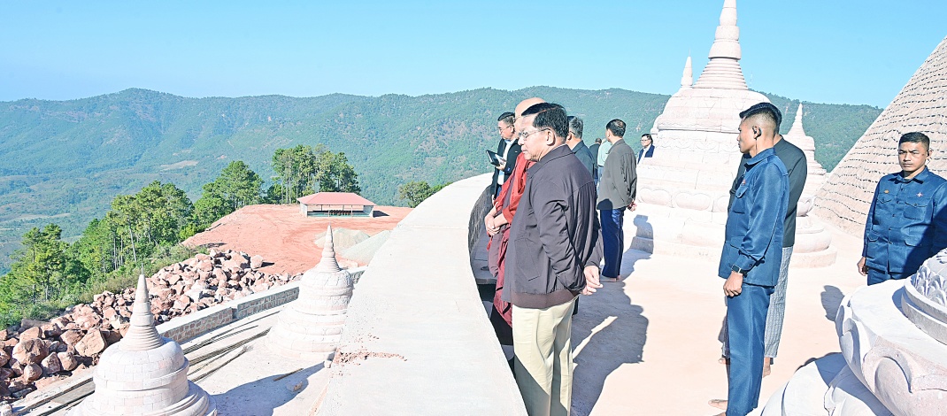 ပြည်ထောင်စုသမ္မတမြန်မာနိုင်ငံတော် ယာယီသမ္မတ နိုင်ငံတော်လုံခြုံရေးနှင့်အေးချမ်းသာယာရေးကော်မရှင်ဥက္ကဋ္ဌ ဗိုလ်ချုပ်မှူးကြီးမင်းအောင်လှိုင်ရှမ်းပြည်နယ်(အရှေ့ပိုင်း) ကျိုင်းတုံမြို့၊ ဗုဒ္ဓဥယျာဉ်ဝတ္ထုကံတော်အတွင်း တည်ထားကိုးကွယ်သည့် သတ္တသတ္တာဟ မဟာဗောဓိစေတီတော်မြတ်ကြီး၊ အဘယရာဇမုနိရုပ်ပွားတော်မြတ်ကြီးတို့နှင့် ကျိုင်းတုံမြို့ကျက်သရေဆောင် မဟာမြတ်မုနိဘုရားကြီးတို့သို့ သွားရောက်ဖူးမြော်ကြည်ညို