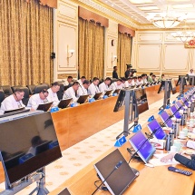 ပြည်ထောင်စုသမ္မတမြန်မာနိုင်ငံတော် ယာယီသမ္မတ နိုင်ငံတော်လုံခြုံရေးနှင့်အေးချမ်းသာယာရေးကော်မရှင်ဥက္ကဋ္ဌ ဗိုလ်ချုပ်မှူးကြီး မင်းအောင်လှိုင်ရွေးကောက်ပွဲကော်မရှင်ဥက္ကဋ္ဌ၊ နေပြည်တော်ကောင်စီဥက္ကဋ္ဌ၊ တိုင်းဒေသကြီးနှင့်ပြည်နယ်ဝန်ကြီးချုပ်များအား တွေ့ဆုံအမှာစကားပြောကြား