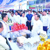 ၂၀၂၆ ခုနှစ်၊ (၇၉)နှစ်မြောက် ပြည်ထောင်စုနေ့အထိမ်းအမှတ် ပြည်ထောင်စုအဆင့် MSME ထုတ်ကုန်ပြပွဲနှင့် ဈေးရောင်းပွဲတော် ဖွင့်ပွဲအခမ်းအနားကျင်းပပြုလုပ်၊ပြည်ထောင်စုသမ္မတမြန်မာနိုင်ငံတော်ယာယီသမ္မတ နိုင်ငံတော်လုံခြုံရေးနှင့် အေးချမ်းသာယာရေးကော်မရှင်ဥက္ကဋ္ဌ ဗိုလ်ချုပ်မှူးကြီးမင်းအောင်လှိုင် တက်ရောက်ချီးမြှင့်