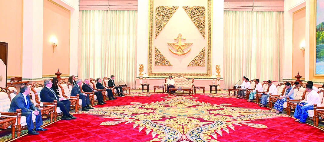 ပြည်ထောင်စုသမ္မတမြန်မာနိုင်ငံတော် ယာယီသမ္မတ နိုင်ငံတော်လုံခြုံရေးနှင့် အေးချမ်းသာယာရေးကော်မရှင်ဥက္ကဋ္ဌ ဗိုလ်ချုပ်မှူးကြီးမင်းအောင်လှိုင်ထံ ရုရှားဖက်ဒရေးရှင်းနိုင်ငံ၊”Roscosmos” နိုင်ငံပိုင်ကော်ပိုရေးရှင်း၏ အထွေထွေညွှန်ကြားရေးမှူးချုပ်က လာရောက်ဂါရဝပြုတွေ့ဆုံ