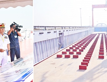 နိုင်ငံတော်လုံခြုံရေးနှင့်အေးချမ်းသာယာရေးကော်မရှင်ဥက္ကဋ္ဌ  တပ်မတော်ကာကွယ်ရေးဦးစီးချုပ်  ဗိုလ်ချုပ်မှူးကြီးမင်းအောင်လှိုင် ရေတပ်သင်္ဘောကျင်းဌာနချုပ် တန် ၄၀၀၀၀ ရေလုံလွန်းကျင်းဖွင့်ပွဲနှင့် တပ်မတော်(ရေ)စစ်ရေယာဉ်များ တပ်တော်ဝင်ခြင်းအခမ်းအနားသို့ တက်ရောက်ချီးမြှင့် 