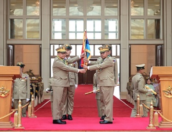 ပြည်ထောင်စုသမ္မတမြန်မာနိုင်ငံတော်၊ မြန်မာ့တပ်မတော်၏ တပ်မတော်ကာကွယ်ရေးဦးစီးချုပ် တာဝန် လွှဲပြောင်းလက်ခံခြင်း ဂုဏ်ပြုစစ်ရေးပြအခမ်းအနားကျင်းပပြုလုပ် 