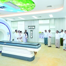 ပြည်ထောင်စုသမ္မတမြန်မာနိုင်ငံတော် ယာယီသမ္မတ နိုင်ငံတော်လုံခြုံရေးနှင့်အေးချမ်းသာယာရေးကော်မရှင်ဥက္ကဋ္ဌ ဗိုလ်ချုပ်မှူးကြီး မင်းအောင်လှိုင် အမျိုးသားကင်ဆာကုသရေးဗဟိုဌာန (National Cancer Center – NCC) ဖွင့်ပွဲအခမ်းအနားသို့တက်ရောက်ချီးမြှင့်